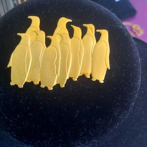 JJ Jonette penguin’s pin 1988